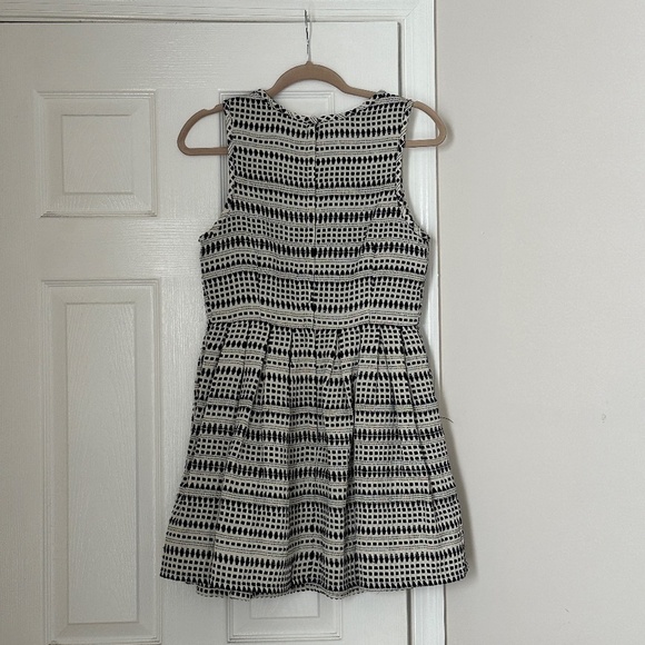 TOPSHOP Women's Mini Dress Cream Black Striped Patterned Size 6 - Picture 4 of 8